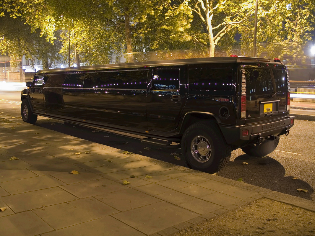 Luxury Stretch Hummer in black from OKC LIMO